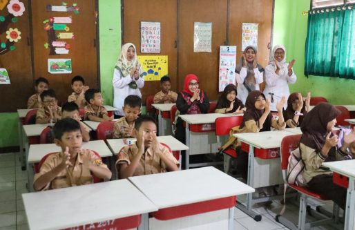 Wiwiek Hargono - Kegiatan di SDN 1 Marga jaya Kota Bekasi_3