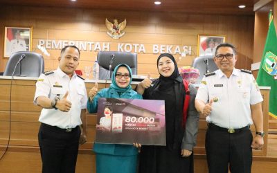 PKK Kota Bekasi Bagikan 80.000 Masker untuk Warga Kota Bekasi, Antisipasi Dampak Abu Vulkanik